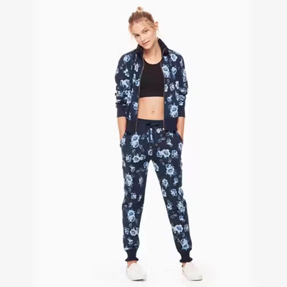 KATE SPADE PRAIRIE FLORAL ROSE RUFFLE  JACKET & JOGGER SET   ( NEVER USED ) (L)